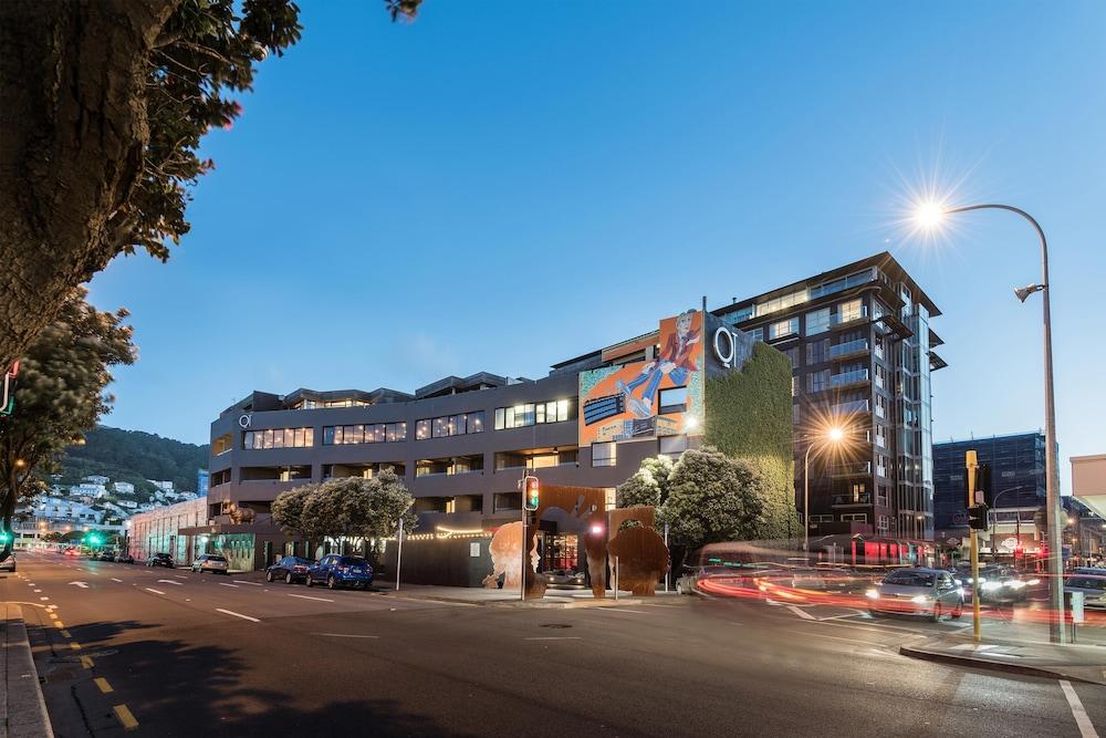 Museum Apartment Hotel, Independent Collection By Evt Wellington Exterior foto The building at night